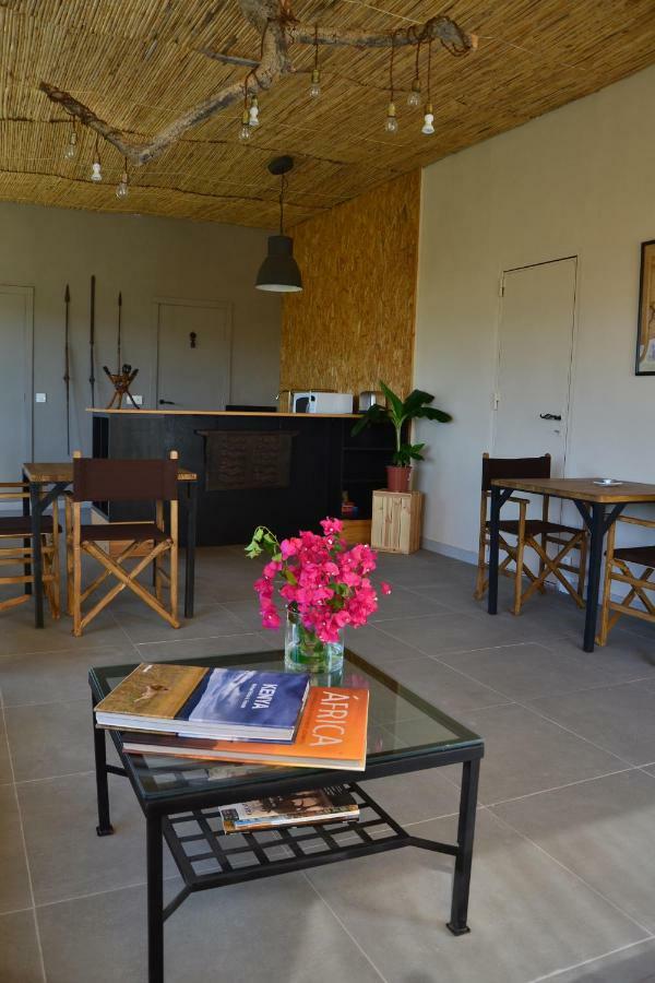 The African House Acomodação com café da manhã Tolox Exterior foto